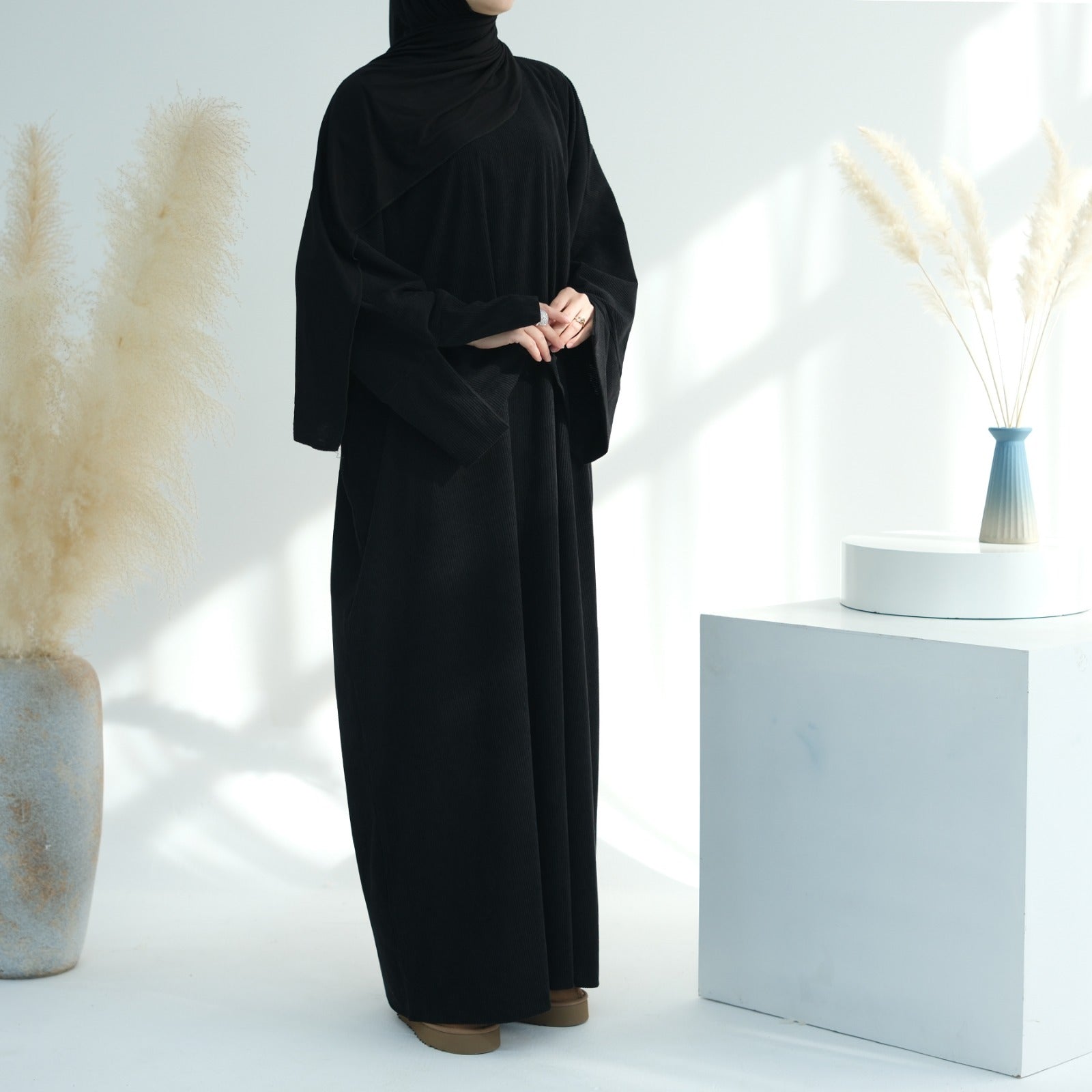 Nachtzwart Winter Corduroy Abaya