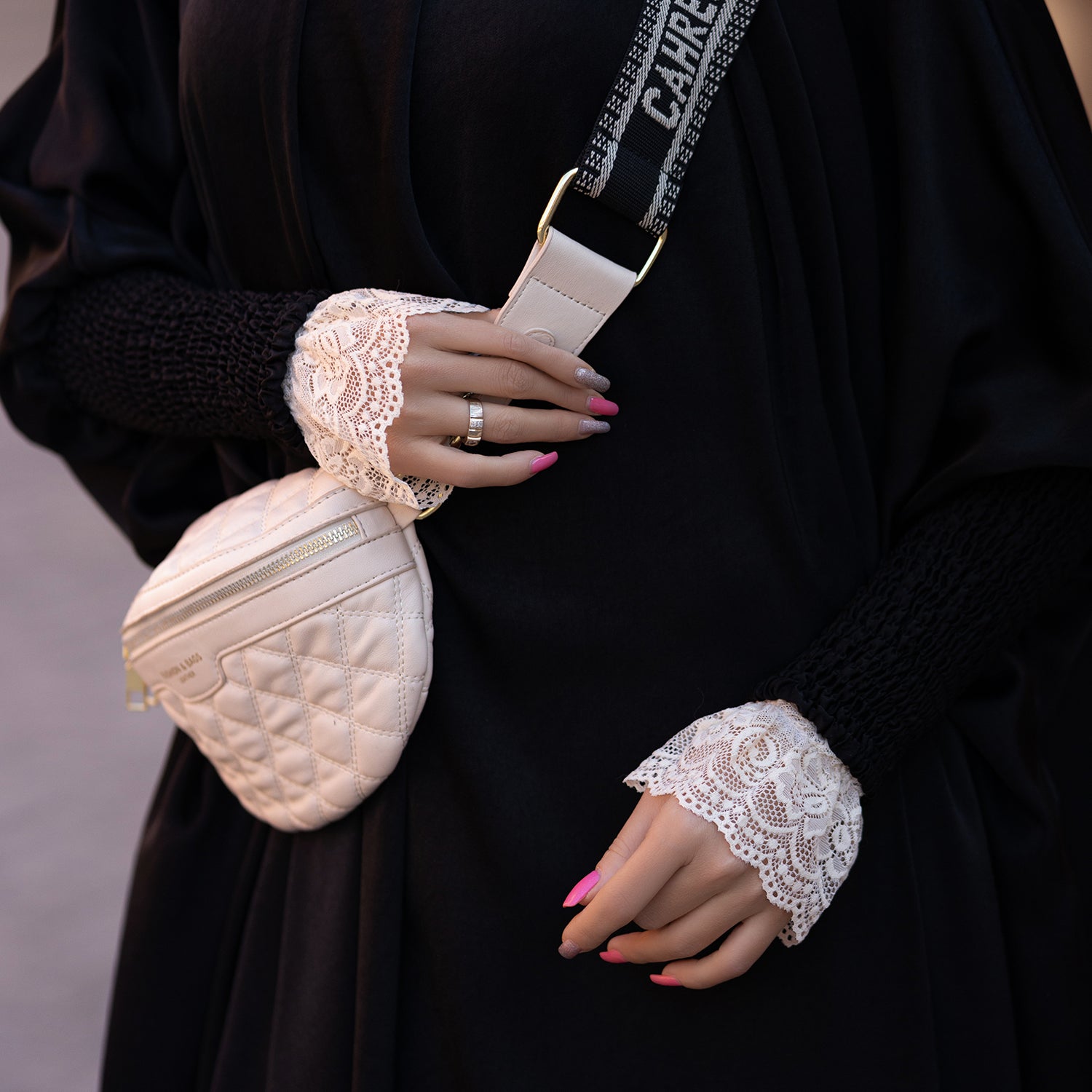 Nachtzwart Zijdezachte Satijn Onepiece Jilbab