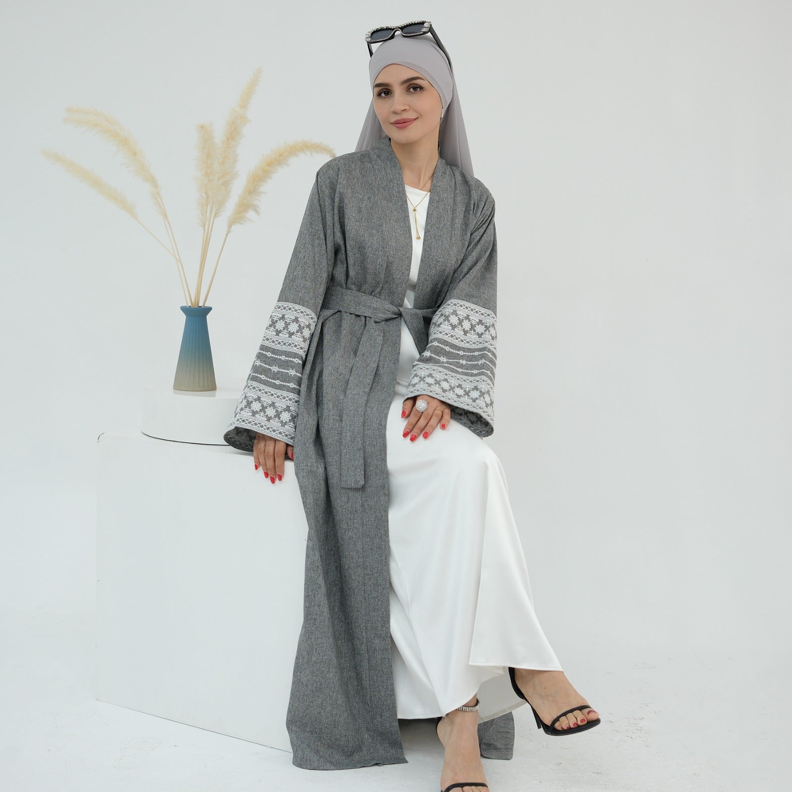 Stormgrijs Geborduurde Kimono Abaya Jurk