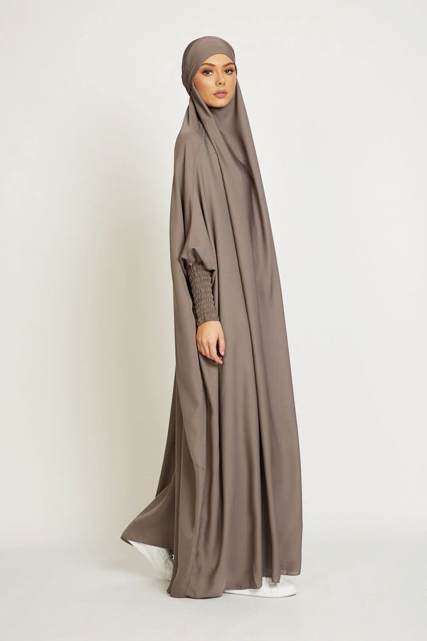 Warm Taupe Zijdezachte Satijn Onepiece Jilbab