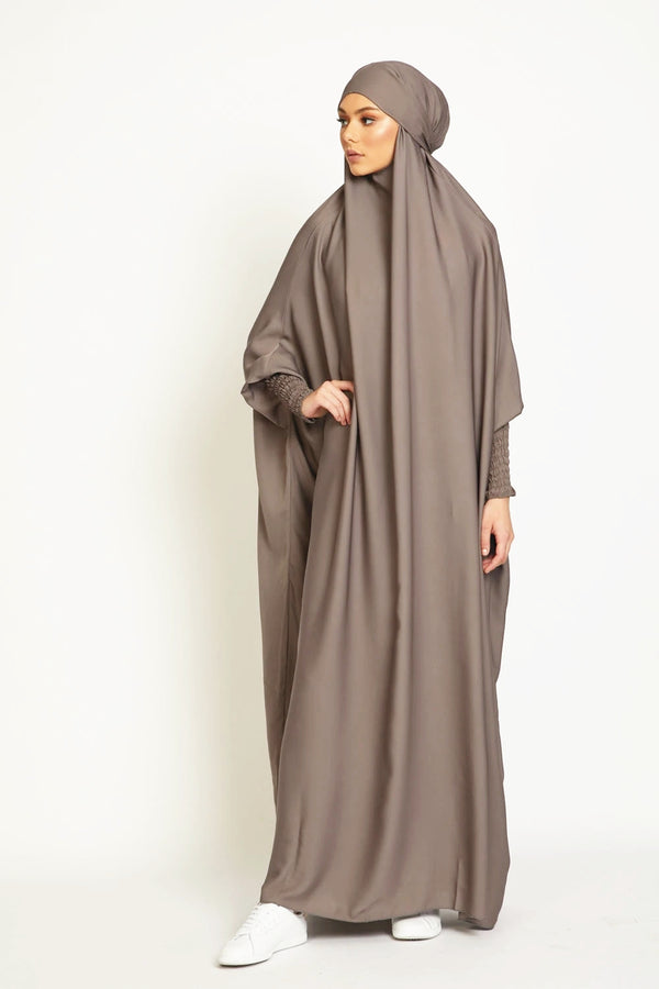 Warm Taupe Zijdezachte Satijn Onepiece Jilbab