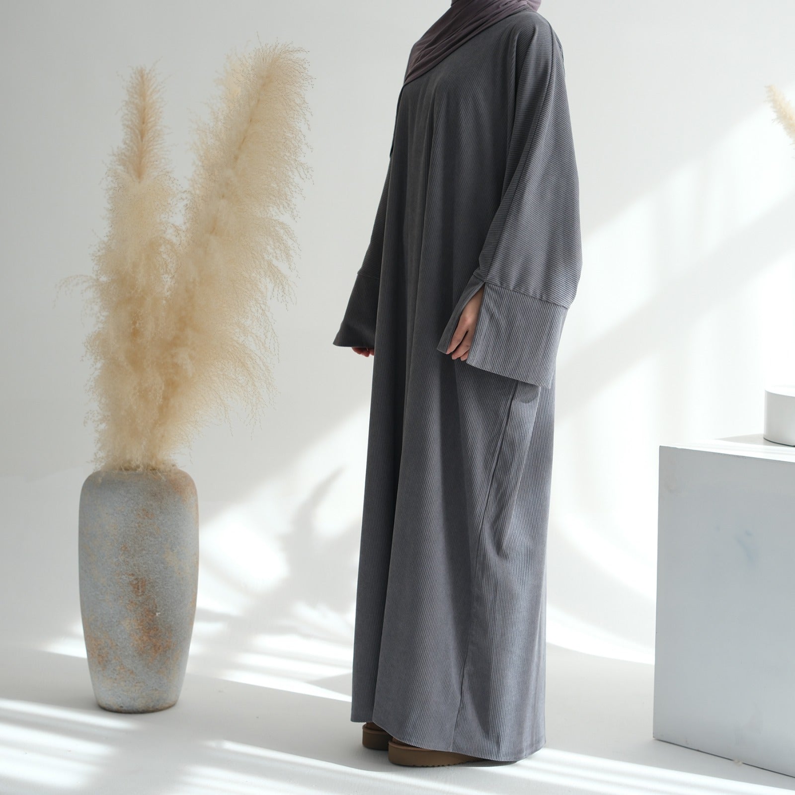 Stormgrijs Winter Corduroy Abaya